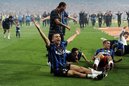 Getty Images Samuel: “Champions momento più bello della mia carriera europea. Mourinho? Capivamo. A Barcellona…”- immagine 2