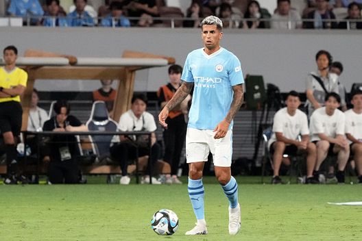 TOKYO, GIAPPONE- LUGLIO 23: Joao Cancelo con la maglia del Manchester City nel 2023. (Foto di Koji Watanabe/Getty Images) Joao Cancelo, il doppio ex che accende la sfida tra Manchester City e Al Hilal- immagine 3