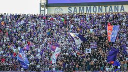 VIDEO – Ultras viola vicino Pisa: “Dove sono i nostri nemici?”