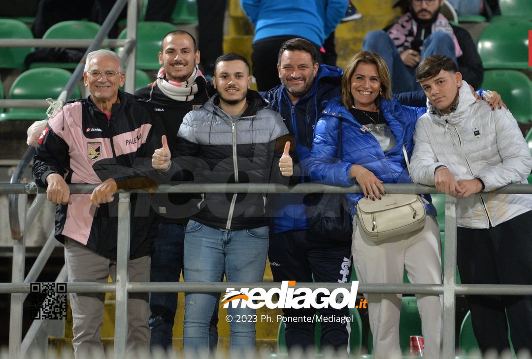 FOTOTIFO Palermo-Brescia 1-0, gli scatti ai tifosi al “Renzo Barbera” (GALLERY) - immagine 31