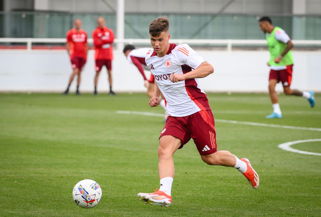 Ritiro Roma, primo allenamento in Inghilterra: c’è Paredes – FOTO GALLERY - immagine 7