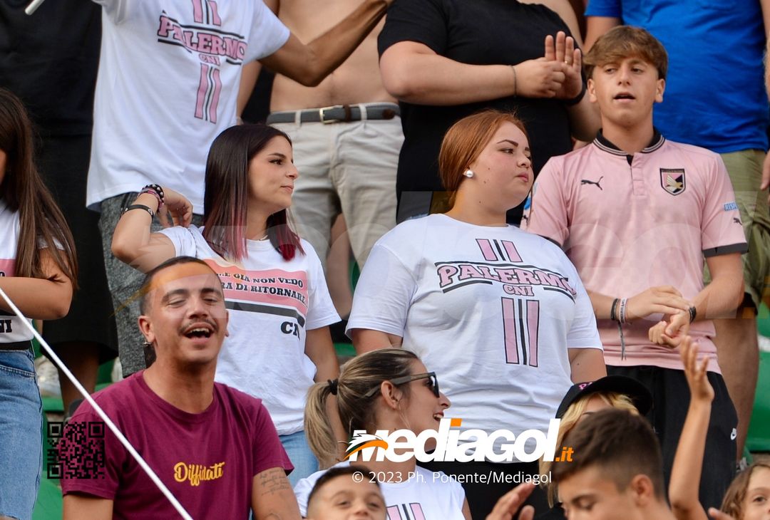 FOTOTIFO Palermo-Feralpisalò 3-0, gli scatti ai tifosi al “Renzo Barbera” (GALLERY) - immagine 78