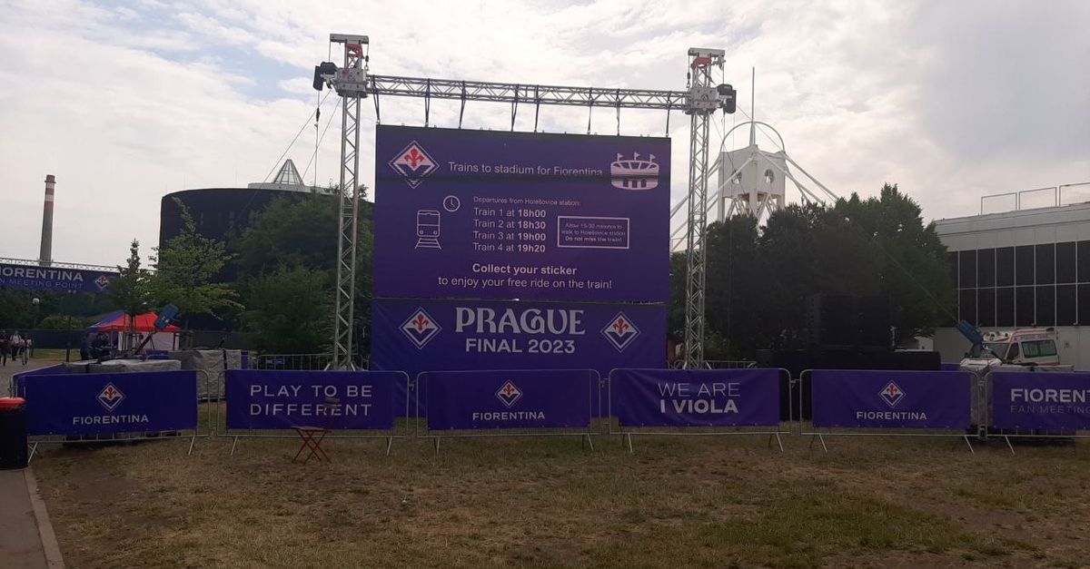 VIDEO VN Ecco la Fan Zone della Fiorentina a Praga Viola News