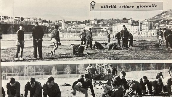 Addio, vecchi e gloriosi campini. Storia, foto, ricordi con Di Gennaro e Mazzoni- immagine 2