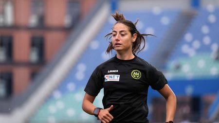 REGGIO NELL'EMILIA, ITALY - MAY 08: Referee Maria Sole Ferrieri Caputi warms up prior to the Serie A match between US Sassuolo and Bologna FC at Mapei Stadium - Citta' del Tricolore on May 08, 2023 in Reggio nell'Emilia, Italy. (Photo by Alessandro Sabattini/Getty Images)