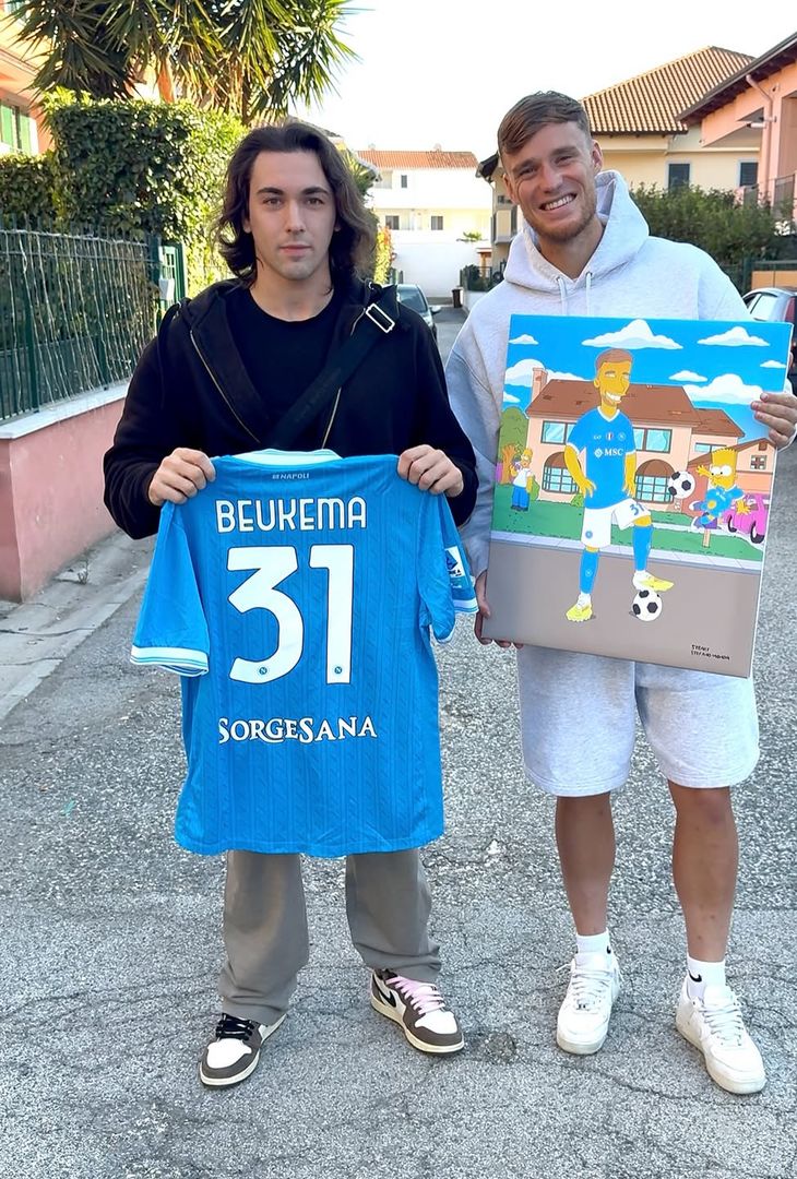Consegna speciale per Gutierrez e Beukema: i due azzurri versione Simpson – LE FOTO - immagine 11