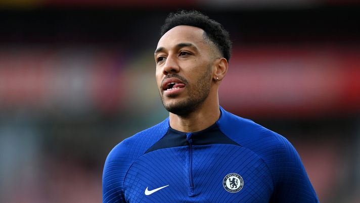 LONDON, ENGLAND - MAY 02: Pierre-Emerick Aubameyang of Chelsea looks on as they warm up prior to the Premier League match between Arsenal FC and Chelsea FC at Emirates Stadium on May 02, 2023 in London, England. (Photo by Shaun Botterill/Getty Images) aubameyang chelsea