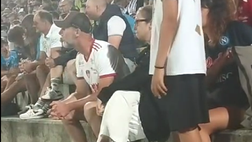 Grande sportività dagli spalti: tifosi di Napoli e Brest insieme in tribuna