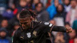 Milan, Leao vola ai Mondiali con il Portogallo: i complimenti social del club rossonero