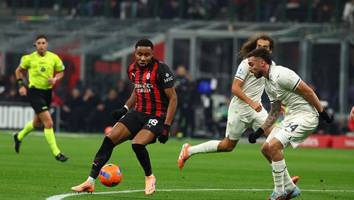 MILAN, ITALY - NOVEMBER 29: Christopher Nkunku of AC Milan controls the ball while under pressure from Mario Gila Fuentes of SS Lazio during the Serie A match between AC Milan and SS Lazio at Giuseppe Meazza Stadium on November 29, 2025 in Milan, Italy. (Photo by Giuseppe Cottini/AC Milan via Getty Images) Nkunku, occasione mancata: Calvarese, revisione sbagliata