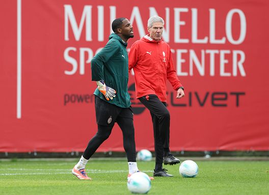 Mike Maignan oggi a Milanello (Photo by Claudio Villa/AC Milan via Getty Images) Nkunku e Loftus, lavoro personalizzato oggi a Milanello: tutte le foto