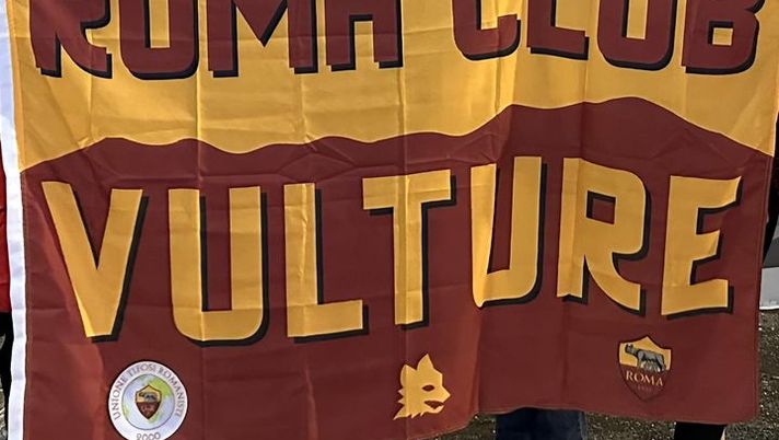 Roma Club Vulture, minacce in autostrada da un gruppo di ultras del Napoli Roma Club Vulture, minacce in autostrada da un gruppo di ultras del Napoli - immagine 1