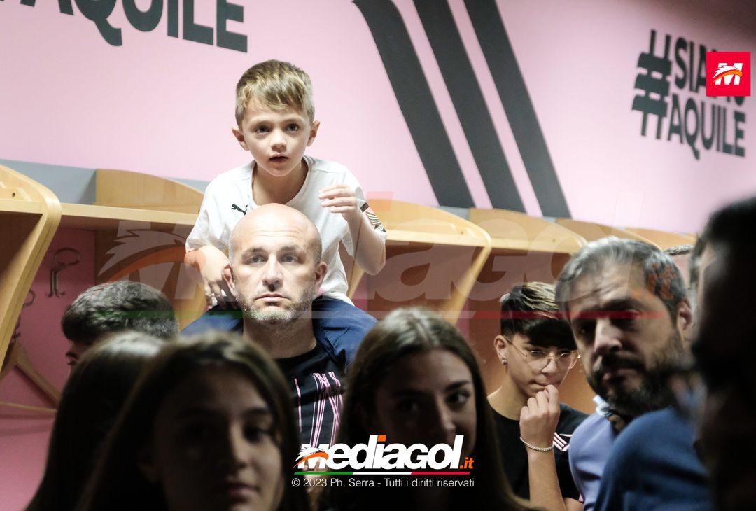 FOTO PALERMO, i tifosi rosanero in tour allo stadio ‘Renzo Barbera’ (GALLERY) - immagine 6