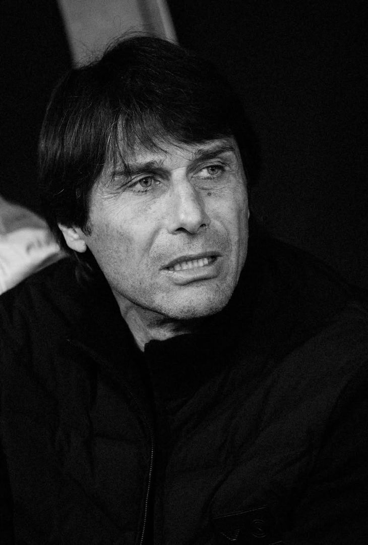 L'esaltazione fulminea generata dal gol-lampo di McTominay e lo spirito di sacrificato mostrato dagli azzurri nell'arco dell'intera gara: due sensazioni umane che vanno a comporre il riassunto 'in bianco e nero' di Cagliari-Napoli realizzato dall'admin dell'account Instagram della compagine partenopea.