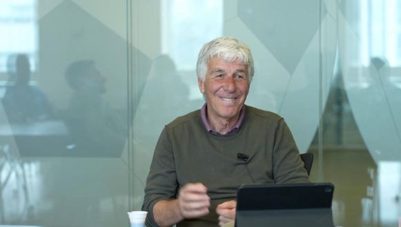 Scamacca si fa biondo. Gasperini: “Un ragazzo per benissimo. I tatuaggi…”- immagine 2