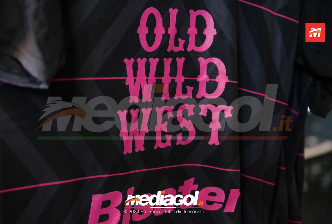 FOTO Palermo, inizia la vendita della seconda e terza maglia Puma 2023/2024 (Gallery) - immagine 6