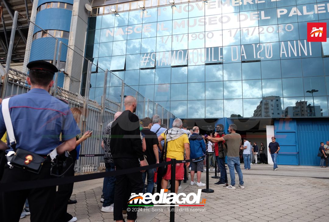 FOTO: I palermitani salutano Totò Schillaci allo Stadio (GALLERY) - immagine 6