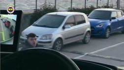 VIDEO / Fenerbahce, Mourinho invita un tifoso sul pullman della squadra