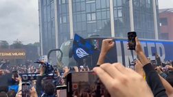 VIDEO FCIN1908 / Inter-Barcellona, l’arrivo a San Siro del pullman nerazzurro