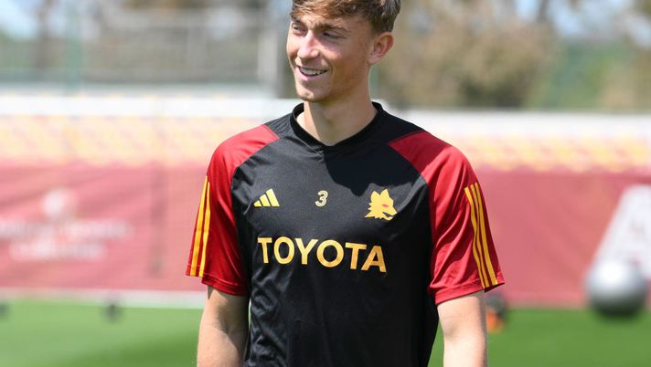 ROME, ITALY - MAY 06: AS Roma player Dean Huijsen during training session at Centro Sportivo Fulvio Bernardini on May 06, 2024 in Rome, Italy. (Photo by Luciano Rossi/AS Roma via Getty Images) Golden Boy: presenti in lista Huijsen, Pafundi e Valentin Carboni - immagine 1