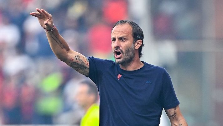 GENOA, ITALY - SEPTEMBER 1: Alberto Gilardino, head coach of Genoa, reacts during the Serie A match between Genoa CFC and Hellas Verona FC at Stadio Luigi Ferraris on September 1, 2024 in Genoa, Italy. (Photo by Simone Arveda/Getty Images) Pisa, tutto confermato per Gilardino: i dettagli del contratto e le prime mosse di mercato - immagine 1