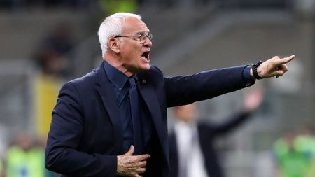 MILAN, ITALY - APRIL 14: Claudio Ranieri, Head Coach of Cagliari Calcio, reacts during the Serie A TIM match between FC Internazionale and Cagliari at Stadio Giuseppe Meazza on April 14, 2024 in Milan, Italy. (Photo by Marco Luzzani/Getty Images)