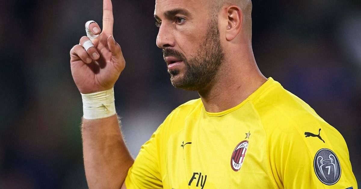 Ex Milan, Reina annuncia il ritiro: ecco il suo messaggio Ex Milan, Reina annuncia il ritiro: ecco il suo messaggio