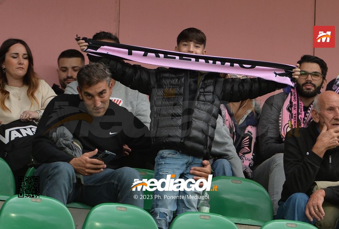 FOTOTIFO Palermo-Cittadella 0-1, gli scatti ai tifosi al “Renzo Barbera” (GALLERY) - immagine 23