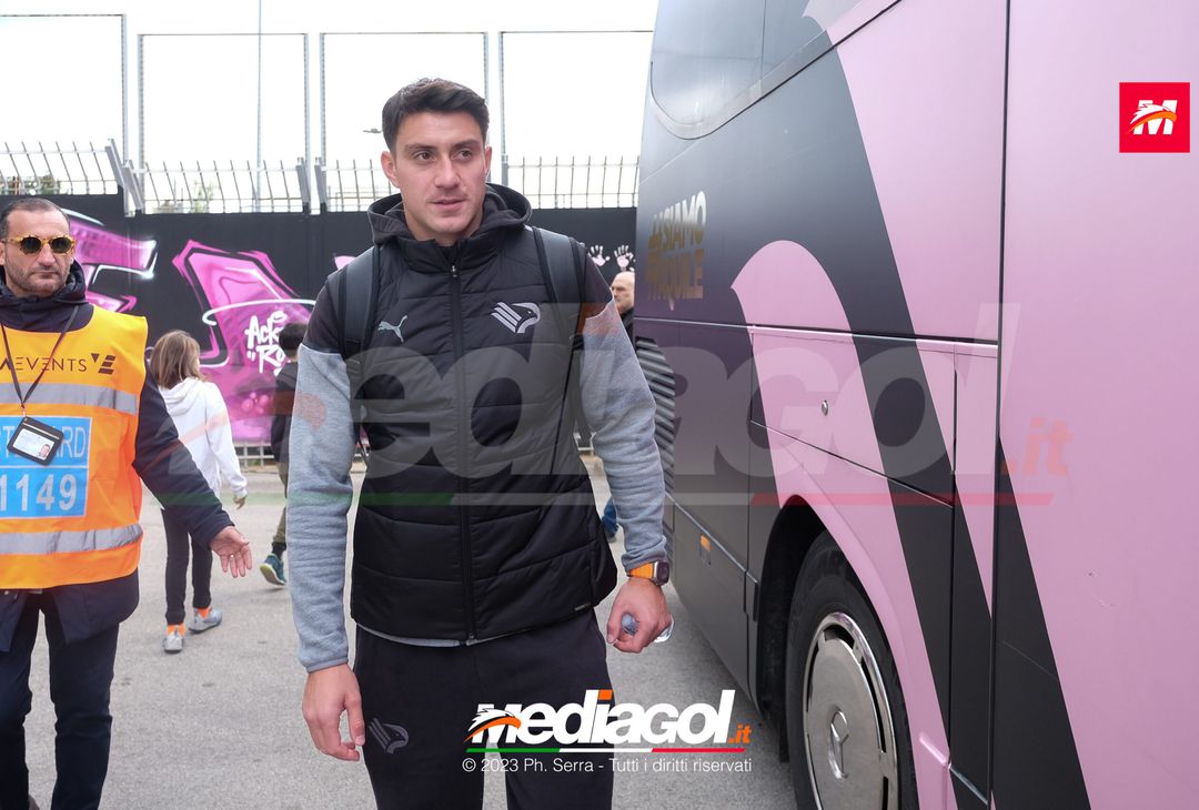 FOTO Parma-Palermo, il Palermo in partenza dal ‘Renzo Barbera’ (GALLERY) - immagine 34