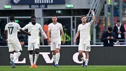 Orsolini sbaglia il rigore, poi doppietta Taylor: la Lazio vince a Bologna. Atalanta ok col Verona