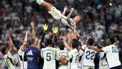 Real Madrid, pasillo de honor per Kroos: il saluto al Bernabeu, che ricambia