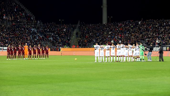 FOTO Cagliari, lo striscione da brividi dei tifosi rossoblù per ricordare Riva - immagine 1