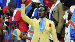 Pace fatta, il regalo dell’Algeria al tifoso congolese Lumumba dopo gli ottavi di finale