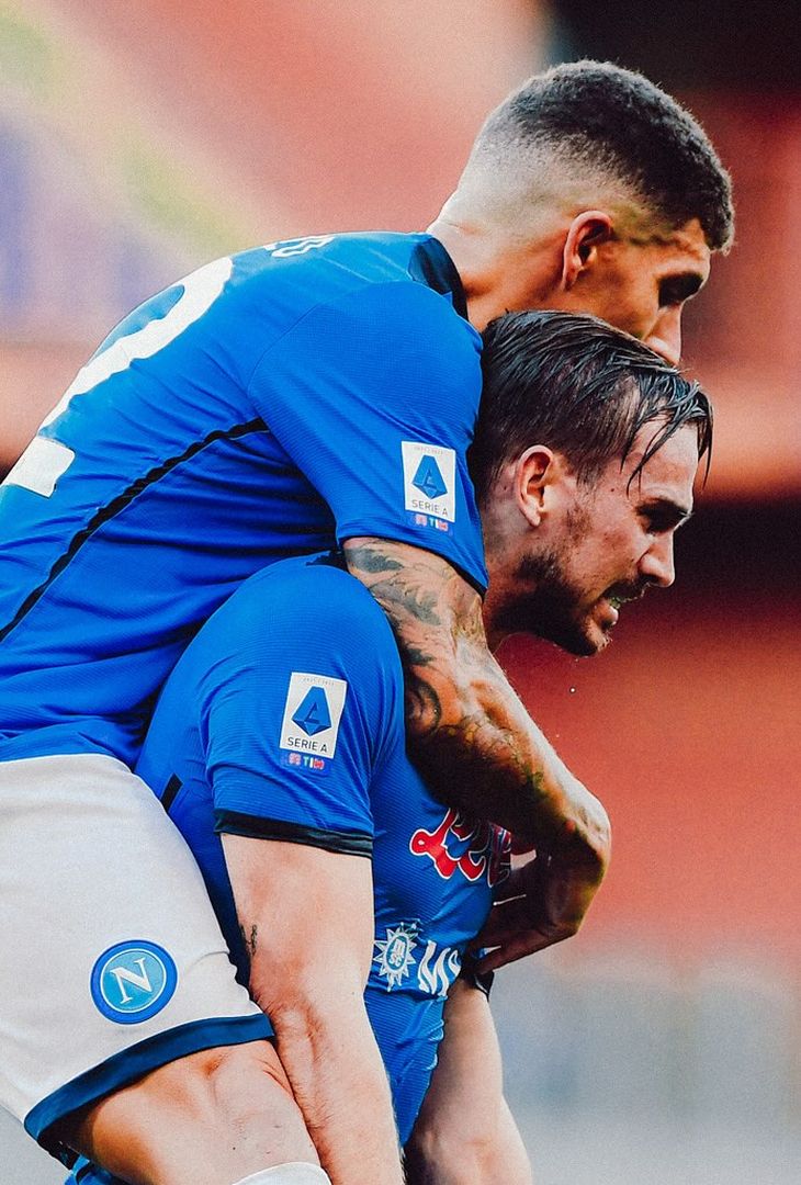 GALLERY Il Napoli affronta il Genoa: gli scatti più belli dei match del passato - immagine 4