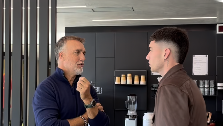 Soulé realizza il sogno del papà: a Trigoria per Batistuta c’era anche lui Soulé realizza il sogno del papà: a Trigoria per Batistuta c’era anche lui - immagine 1