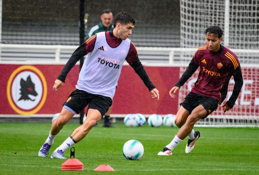 Roma, la seduta pomeridiana aperta ai tifosi al St. George’s Park – FOTO GALLERY - immagine 17