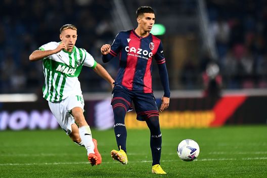 BOLOGNA, ITALY - NOVEMBER 12: Nicolas Dominguez of Bologna FC in action during the Serie A match between Bologna FC and US Sassuolo at Stadio Renato Dall'Ara on November 12, 2022 in Bologna, Italy. (Photo by Alessandro Sabattini/Getty Images)