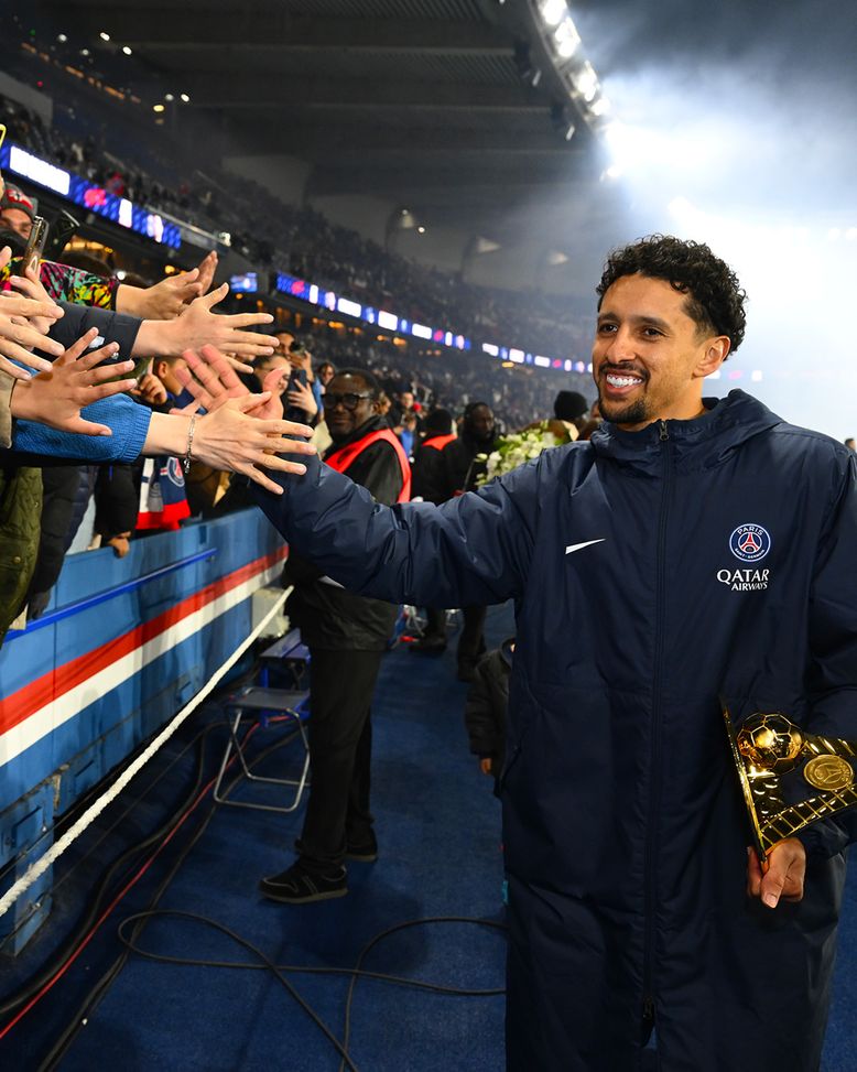 PSG, Marquinhos storico: premiato al Parco dei Principi per sue 436 presenze- immagine 3