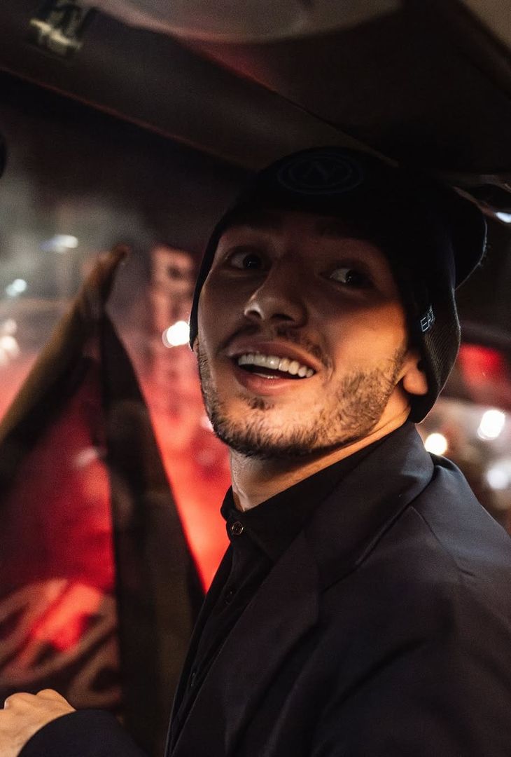 I calciatori del Napoli hanno ammirato lo spettacolo dei sostenitori azzurri a dopo la vittoria con l'Atalanta