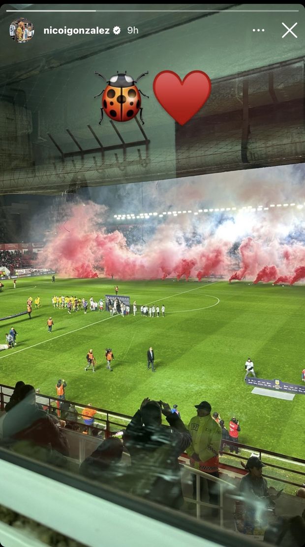 FOTO – Nico Gonzalez, dopo la nazionale, va a tifare l’Argentinos Juniors- immagine 2