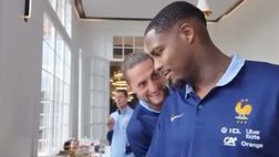 Rabiot rivede Maignan, sguardi, smorfie e sorrisi: Mike e Adrien di nuovo insieme