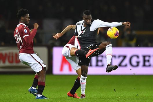 TORINO, ITALIA - 2 NOVEMBRE: Armando Izzo (C) delTorino FC e Blaise Matuidi della Juventus. (Photo by Valerio Pennicino/Getty Images) Matuidi racconta Cristiano Ronaldo: “Si allenava alle due del mattino, pensavo fosse pazzo”- immagine 2