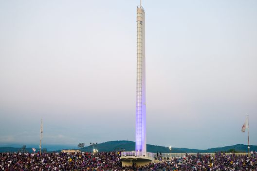 GERMOGLI PH: 7 GIUGNO 2023 FIRENZE STADIO ARTEMIO FRANCHI TIFOSI ALLO STADIO PER VEDERE LA PARTITA FINALE DI CONFERENCE LEAGUE FIORENTINA VS WEST HAM A PRAGA Fitto: “Franchi? Piano urbano inammissibile per UE, stiamo verificando”- immagine 2