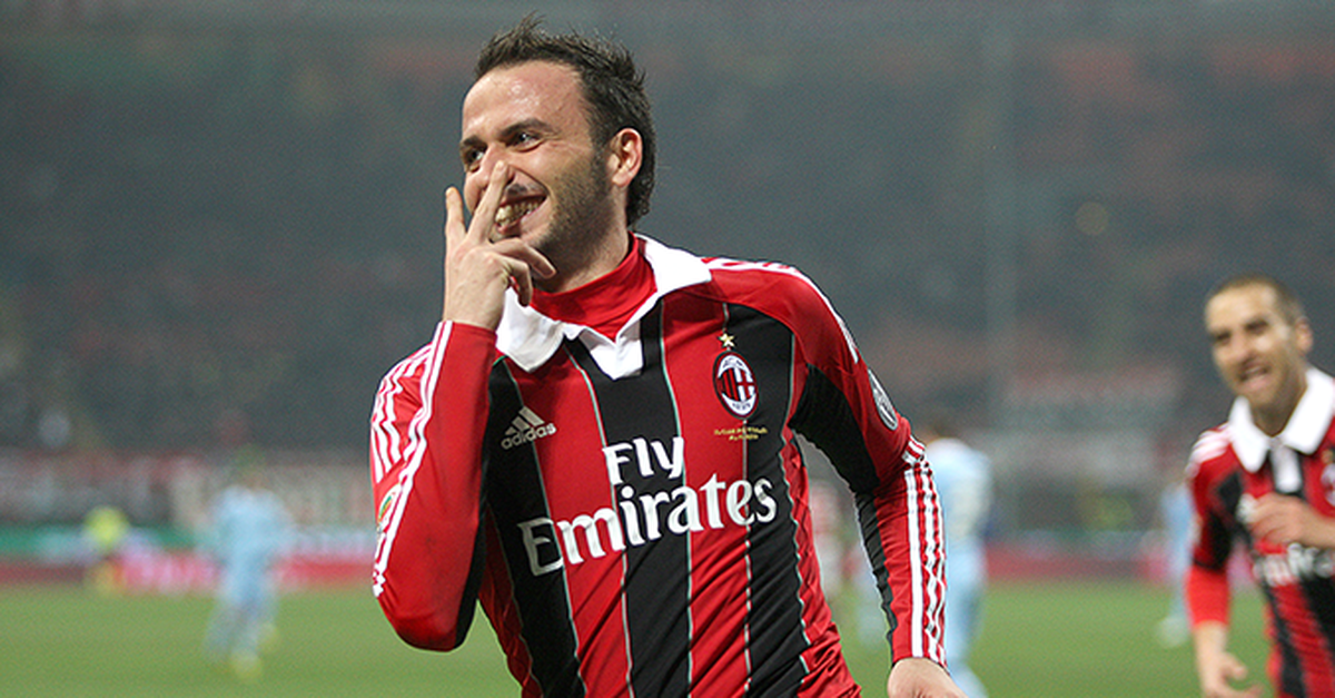 Pazzini festeggia il 41esimo compleanno: gli auguri social del Milan Pazzini festeggia il 41esimo compleanno: gli auguri social del Milan