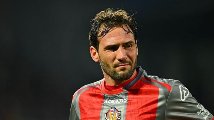 CREMONA, ITALY - NOVEMBER 23: Franco Vazquez of US Cremonese reacts during the Serie A match between US Cremonese and AS Roma at Stadio Giovanni Zini on November 23, 2025 in Cremona, Italy. (Photo by Marco M. Mantovani/Getty Images) Cremonese-Lecce, le formazioni ufficiali: la scelta su Stulic, Sottil, Vazquez, Zerbin e Morente - immagine 1