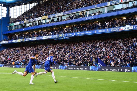 Una vista generale di Stamford Bridge mentre Cole Palmer festeggia il secondo gol durante la partita di Premier League tra Chelsea e Newcastle United a Stamford Bridge il 27 ottobre 2024 a Londra, Inghilterra. (Foto di Jacques Feeney/Fuorigioco/Fuorigioco tramite Getty Images) Verso Betis-Chelsea: i gol più belli del percorso in Conference League- immagine 8