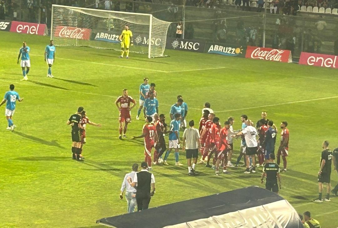 GALLERY Napoli-Brest, clamorosa rissa fra Natan e Del Castillo nel finale - immagine 11