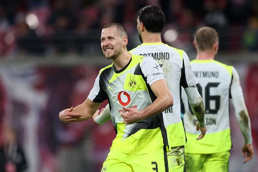 Il cuore del Dortmund contro la macchina del Bayern Monaco: la sfida riletta attraverso “Metropolis”- immagine 3