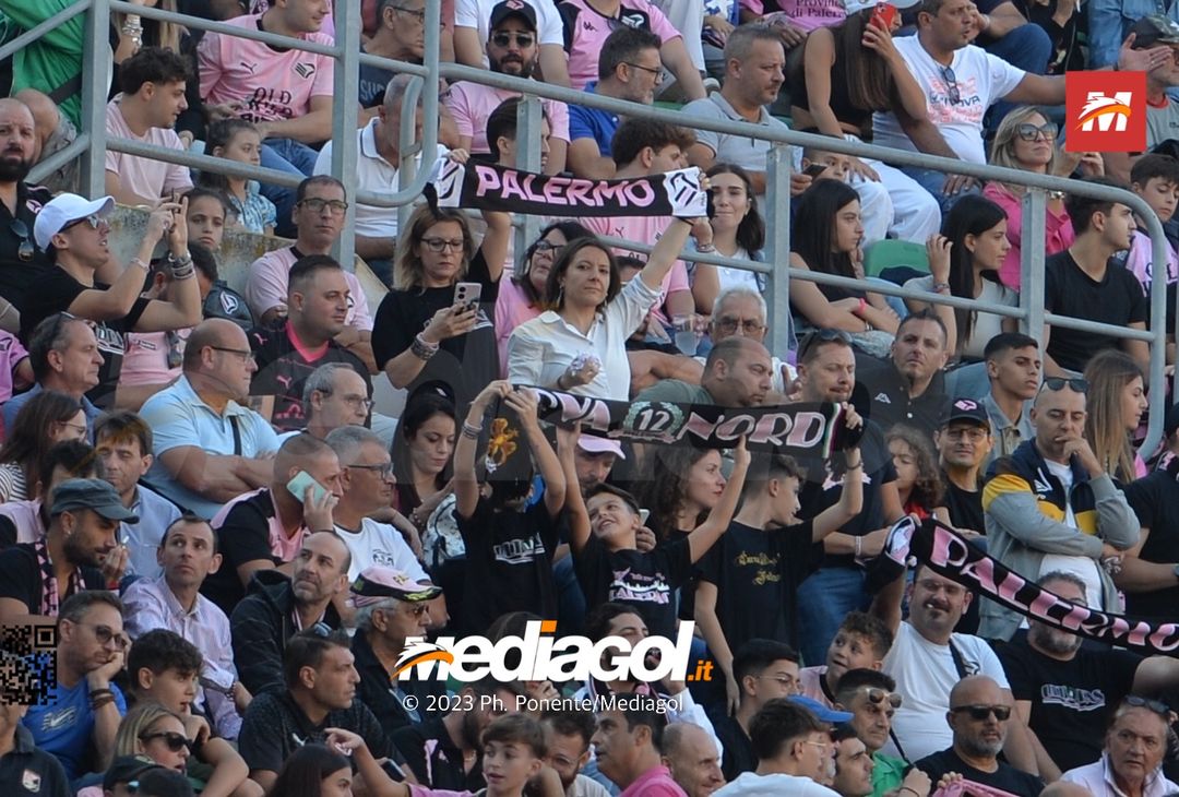 FOTOTIFO Palermo-Lecco, gli scatti ai tifosi al “Renzo Barbera” (GALLERY) - immagine 148
