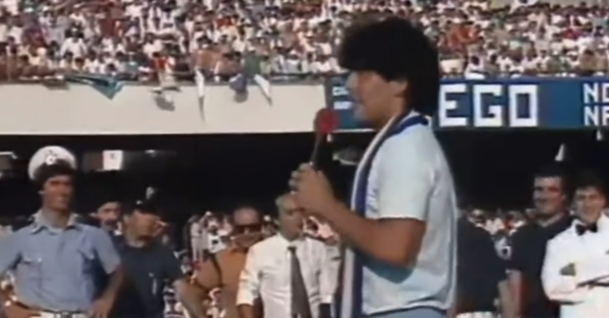 Maradona presentato al San Paolo: 41 anni fa la storia a Napoli. La festa dei tifosi